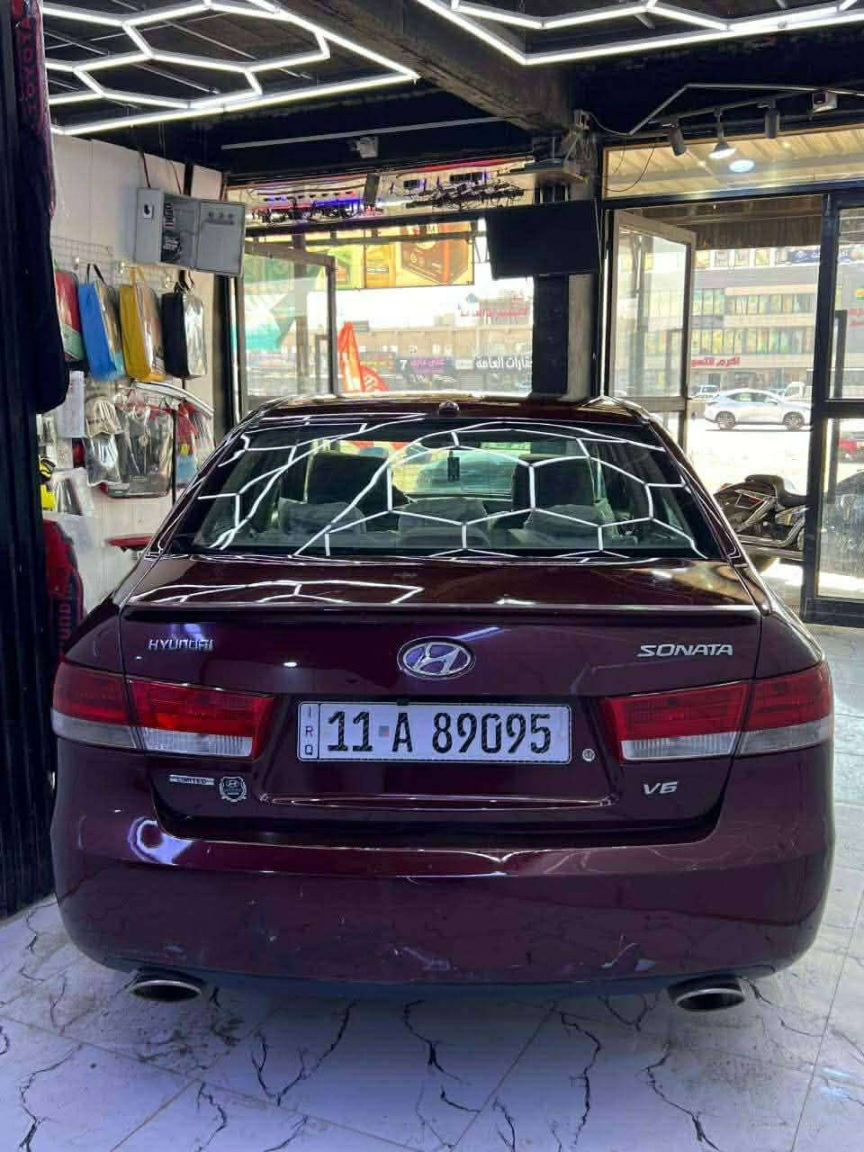 سوناتا امريكي رقم بغداد دولي هزه جديده سنويه جديده 
حادث كفر  جاملغ  أمامي 
فتحه سقف 
محرك جديد 
كير شرط 
تبريد 
حداديه جديده 
تخم تاير 
السياره مصبوغه احزام جماليه 
المكان الديوانية الحمزه الشرقي 
***********
السعر 103وبيه مجال
