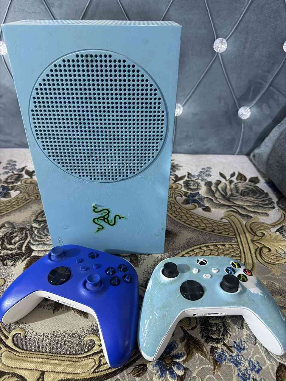 اكس بوكس سيريس S
مصبوغ لون سمائي 
ذاكرة 500g
جوستكات عدد 2 اصليات

ويا حساب يحتوي على العاب فيفا 23/24/25
Pes2026
والعاب اخرى 

السعر ٣٢٥ وبي مجال


**إذا كنت صاحب هذا الإعلان وتريد حذفه لأي سبب، رجاءا أرسل رسالة إلى الدعم الفني**