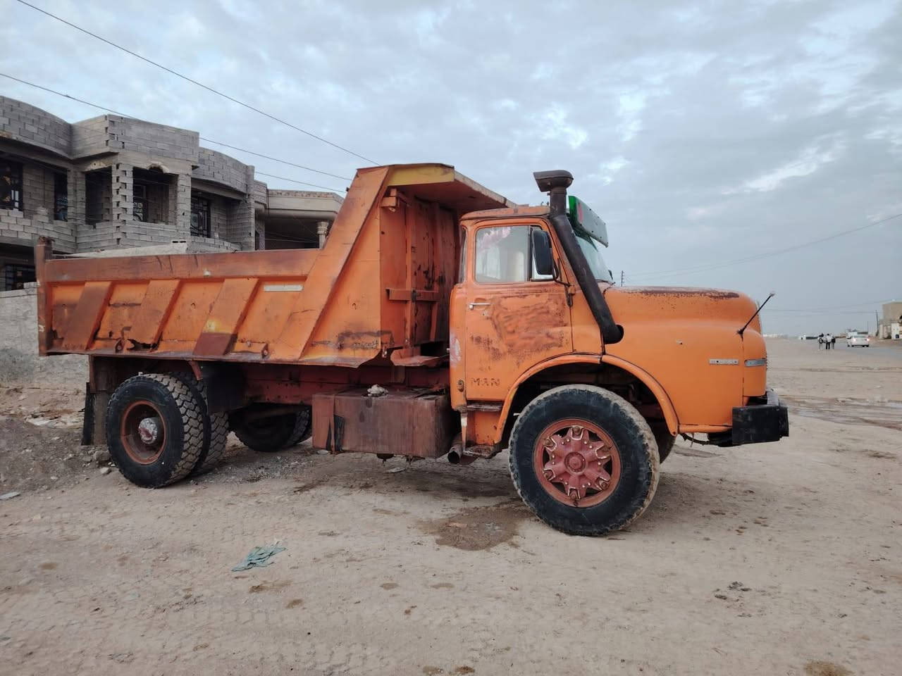 سلام عليكم مان للبيع موديل 82شرط كير محرك اكسل رقم بغداد ***********
