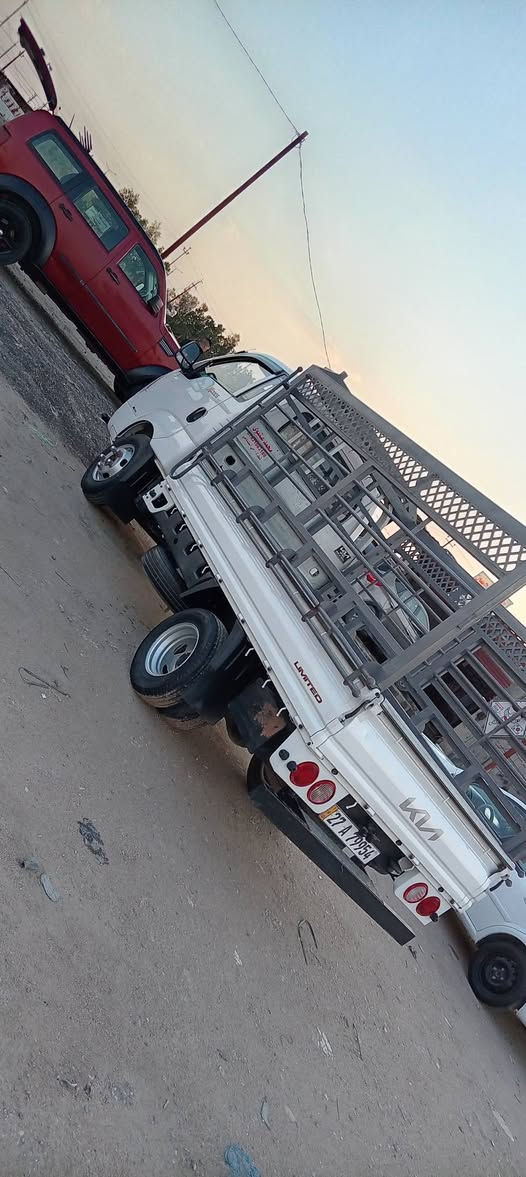 بنكو موديل ٢٤ 
سياره مكفوله ضربه وتبديل وصبغ رقم ذي قار انكليزي امداور مباشر ماشيه ١٨ الف اموره ويل 14 سعره 200$ وبيه مجال الشراي يتصل ***********
