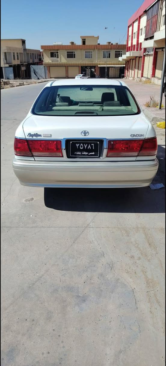 ملیکە 2002 دوو دووگمەی مووس یەک پارچەی ئەورووپای بۆیاخە سەیارەکەی زۆرجوان و ڕێک و پێکە دووا کریستاڵی پێش ئەبووعووین لە  
سلێمانین ***********
نرخ 45 $$$$$
