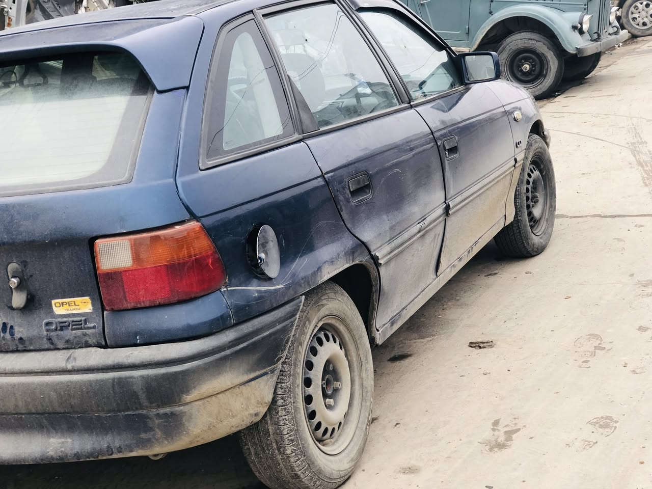 استره مديل 93 حجم 20 تبريد ثلج مكينه وكير شرط طخم تواير جواها جدد باتري جديد هزه جديده سنويه لل 28 
*********** للاستفسار
