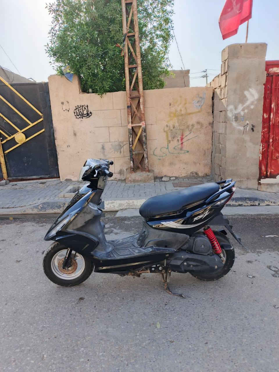 سلام عليكم مكس مضلع دراجه ياباني 
دراجه نضيفه وحلوه مثل ما موضح بصور 
ستوه جفتته تجفيت اصلي  عنوان جمعيات اسكان لمواني 
سعر ٦٠٠ رقم ***********
