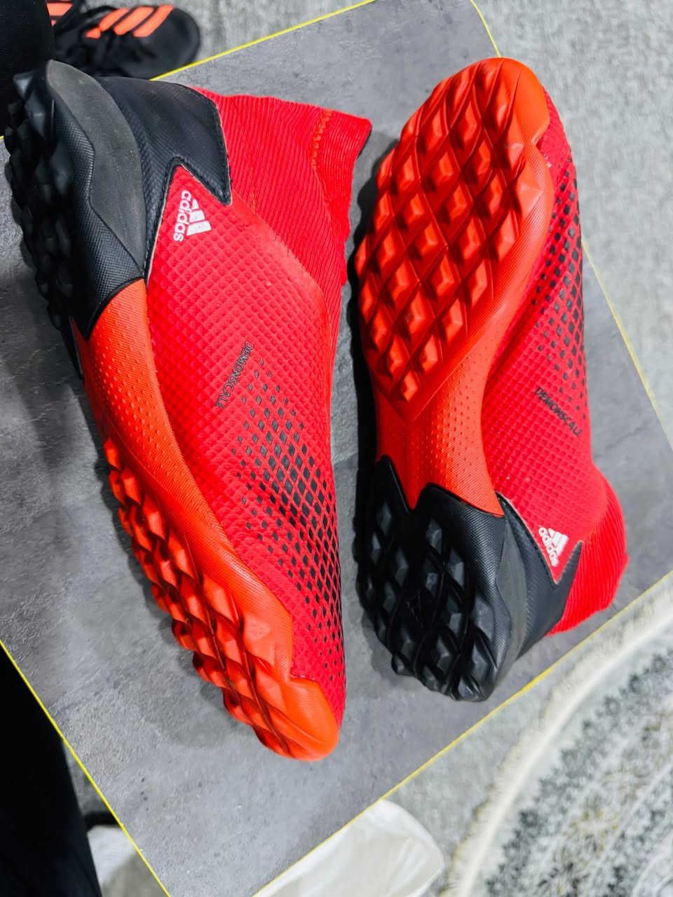 حذاء أديداس باله أوربي اصلي نضافه 100 قياس 40 يوجود توصيل جميع محافضات العراق 5 آلاف  السعر خاص واتساب ***********
