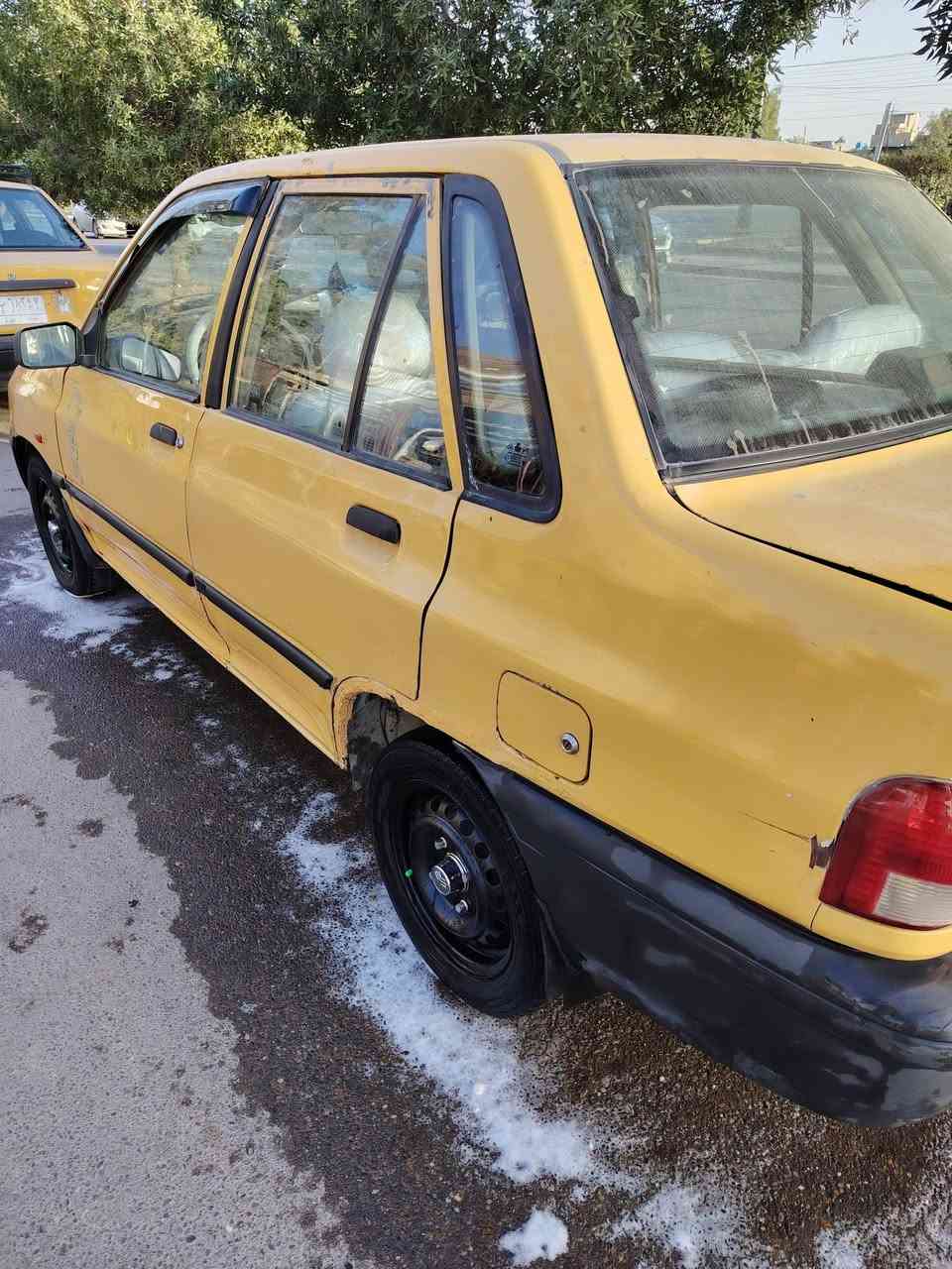 السلام عليكم شباب سايبه موديل 2012 السيارة كير مكينة تبريد شغال بيها صبغ بل جاملغ الخلفي وبيها خياسات بصيطة رقم انكليزي العنوان بغداد الشعلة  السعر 22 وبيها مجال قليل ***********
