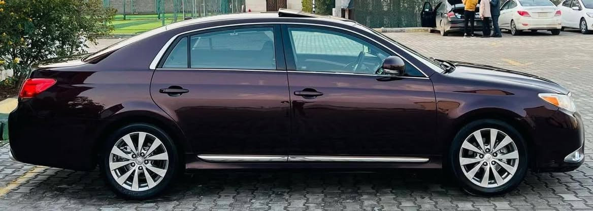 السلام عليكم سياره افلون فول ماعدا البصمه سياره على ايد الوالد نظيفه كلش هاي صور لقديمه وجديده على نفس الحطه سياره جاهزه من كلشي ماعدا ملاحضه صغيره لون كرزي كلين تايل بدون صبغ بدون ضربه صدر جديد كلها بلادي السعر 165 بيه مجال بسيط رقم أربيل بيه تحويل ثاني يوم مكان بغداد
رقم الهاتف ***********
