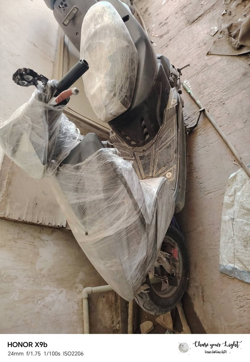 دراجه ماكس للبيع
سلف يشتغل بس الدشلي مالها كض بي البرغي الجوه مؤشر عليه بالصوره 
كهربائيات تشتغل
مجفته
قبق الهندر تجاري
هندر واحد تشتغل مكينه قويه
***********
سعرها  ٢٠٠ الف
