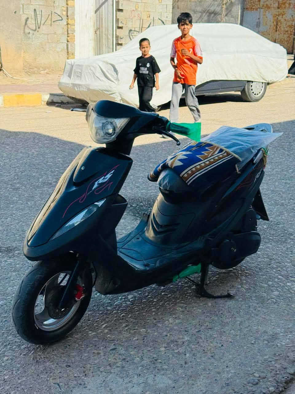 عليكم دراجهادراجه ماكس للبيع نظافه فول مكينه خير من الله شلعه ومعدل مبدل بيها بس والف سعرها 600 وبي مجال. ***********
