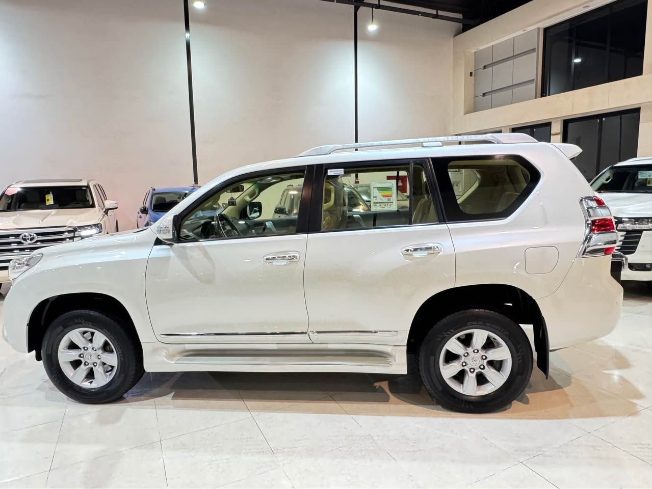 موبايل ***********
تويتا لاند گروز پرادؤ موديل 2014 خليجى شريكه جيهان زيرو اربيل مكفول كفاله بخاخ سلاجه 4 سلندر دعامى لددحامى مكوفله هيچى نيه 97000 KM روشتيه 
رقم سنوى جديد عنوان اربيل سحر 290$ بيمجال أربيل, العراق
