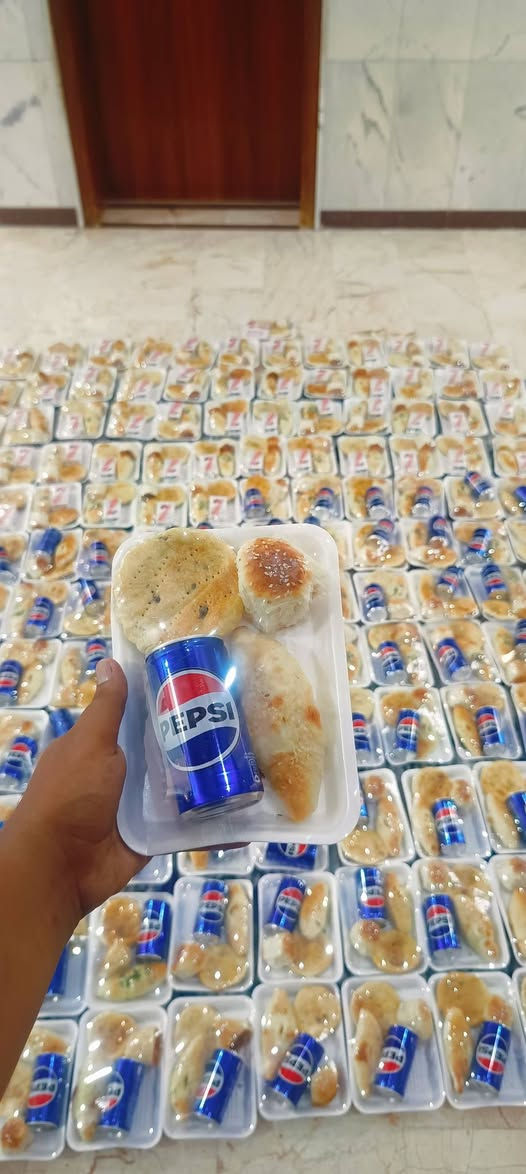 بسم الله الرحمن الرحيم
عظّم الله أجوركم، وأحسن الله لكم العزاء.
✨ مستمرين باستقبال طلبات تجهيز المجالس الحسينية ✨
نوفر لكم جميع مستلزمات المجالس حسب طلبكم وبأفضل ترتيب وجودة، ومنها: • بوكسات الضيافة • اللفات • المواعين • وجميع الأصناف الأخرى حسب رغبتكم.
📌 الحجز قبل موعد التجهيز بيومين على الأقل. 🚚 يتوفر توصيل داخل الصويرة.
يشرفنا خدمتكم والمساهمة في خدمة أبي عبد الله الحسين (عليه السلام). وللاستفسار والحجز، يُرجى التواصل على الخاص.


**إذا كنت صاحب هذا الإعلان وتريد حذفه لأي سبب، رجاءا أرسل رسالة إلى الدعم الفني**