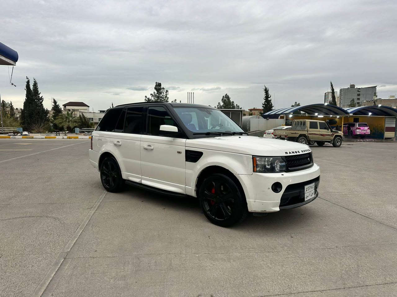 بسم اللە الرحمن الرحیم 
RANG ROVER 2009 V8 4.2 super
* ڕەنج ڕۆڤەر  ۲۰۰۹  کراوەتە ۱۳ 
*مکـــینەی نەکراوەتەوە
*سوپەریـــش نــــەکراوەتەوە 4.2 لتر 
*بەشەرتی بوخار و ســـەرف  مکیـــنە بەشەرت
* بـــێ ســـبوخ تەنها دوو چەمەلخ نەبێت *ئەویـــش  گـــــۆڕاوە بۆ ۲۰۱۳  زۆر پاک و خاوێنە
* تـــبرید ساردوو گــــەرم بەشــــەرت
* چووپ و دەبل هەوایــــەکان بەشــــەرت
*مۆدەکانـــی  دەبل و ڕیـــتایدەر هەورازوو   *نشێوی هەمـــووی ایش دەکات
*لایت ئۆتۆ  های داینەمیک مەزبووت
* گوشــــن و ســـوکان کارەبایـــی  خـــەزن کـــۆد
* شاشــــەو کارەبایاتی هەمــــوی بەشــــەرت
* گـــێر مەکیـــنە و ئەکـــسل بەشـــەرت
* تایــــەو ویلــــی نــوێ لەســــەرە
*۷ وەرەقە خەرامەی لەسەرە دوای معملە دەیگەرێنمەوە لةهةوليرم رةقةم موبايل *********** أربيل, العراق
