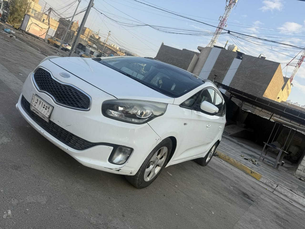 السلام عليكم
عندي كيا كارنز 2014 فول موصفات 
بنوراما  7 راكب 
محرك 2000 دوش وارد خليجي السياره 
- كير محرك وتبريد جيد جدا 
- ⁠رقم بغداد مشروع وطني بسمي 
- ⁠السياره بيه صبغ بل باب عكس السايق فقط 
- ⁠وبيه ملاحضات بلكشر باقي عل وضعه 
- ⁠وباقي الموصفات معروفه 
- ⁠مكان السياره الكاضميه 
- ⁠سعر 123 ورقه وبيها مجال 
- ⁠للتواصل *********** 
-
