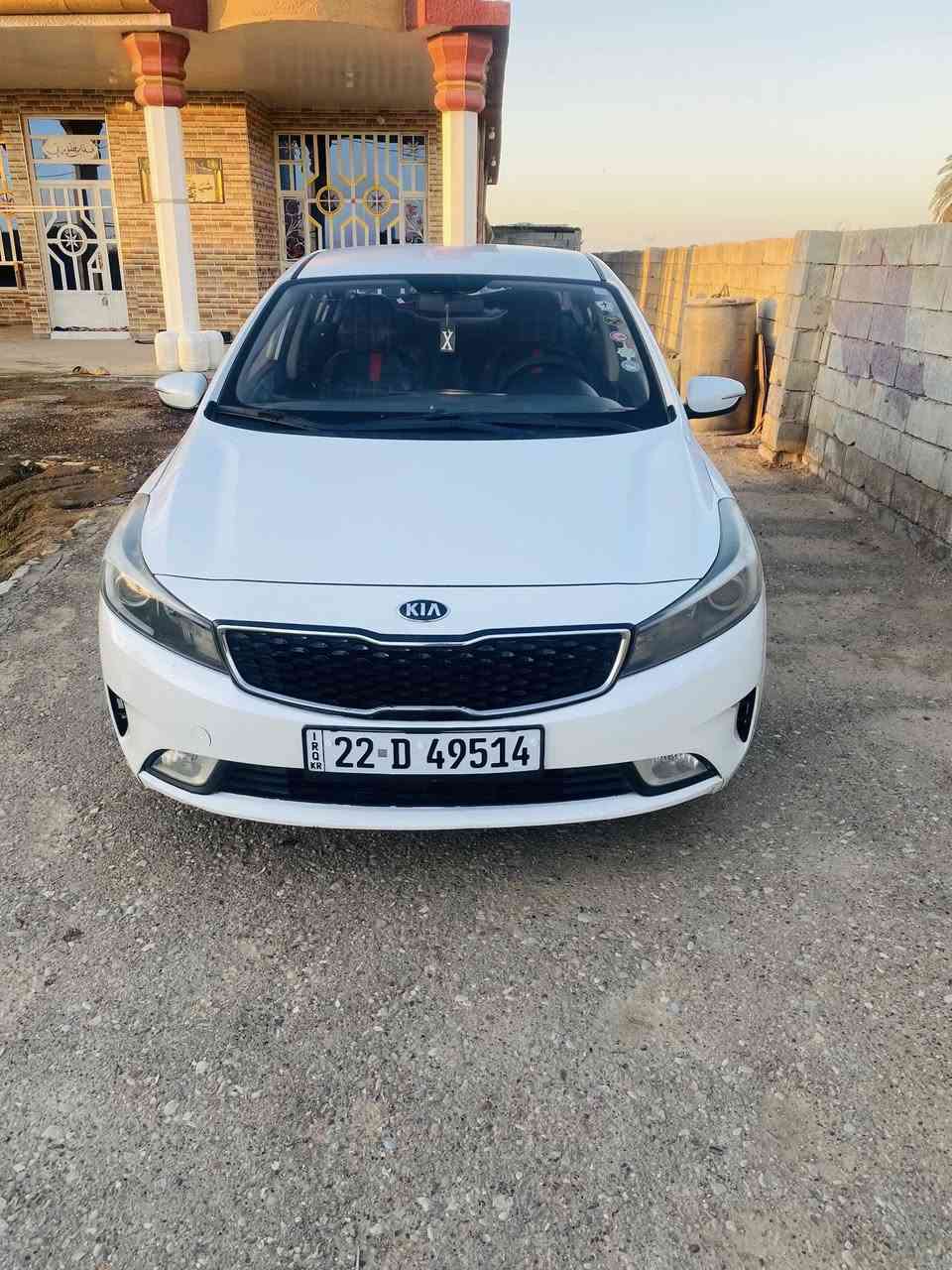 سيراتو 2017 رقم اربيل كفالة عامه 
بيه ملاحظات شويه كير محرك شاصي كفالة عامه  ماشيه 117 الف حقيقي سبير ما نازل 
تبريد ثلج تخم تايرات صدر جديد  
مكان واسط صويرة اتصل ***********
