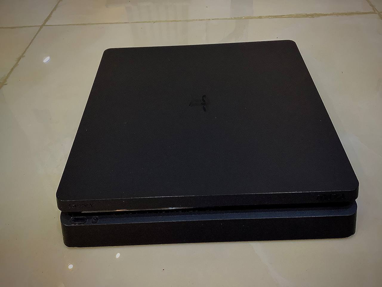 بلي 4 سلم
نظام 13.02 احتمال يرجع downgrade12.52 ويصير مهكر

مبدل بي مروحة ودسك درايف فقط

يجي وياه كامل ملحقات مع يدة تجاري

مع حساب بي الالعاب الاتية

Battlefield V
Resident evil  

سعر 150 بي مجال بسيط للشراي

تواصل فقط (واتساب) على الرقم التالي

0786 509 0327
