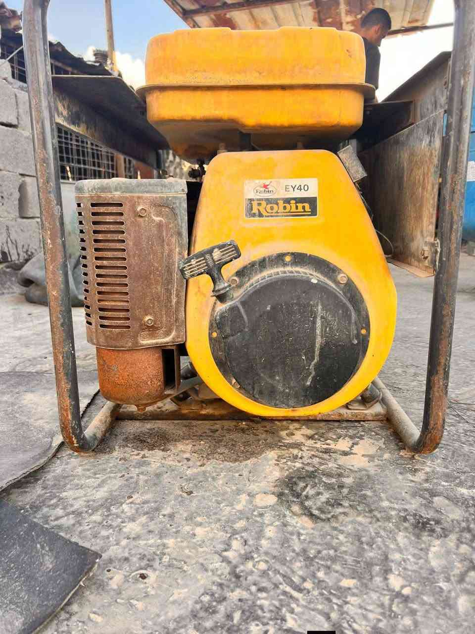 سسلام عليكم
مولدات البيع 
ثنين نوعية روبن
واحد نوعيه سوبارو (جاهزات) 
السعر الواحد( 275)الف
ومكاني بغداد حي البتول
الرقم ***********
