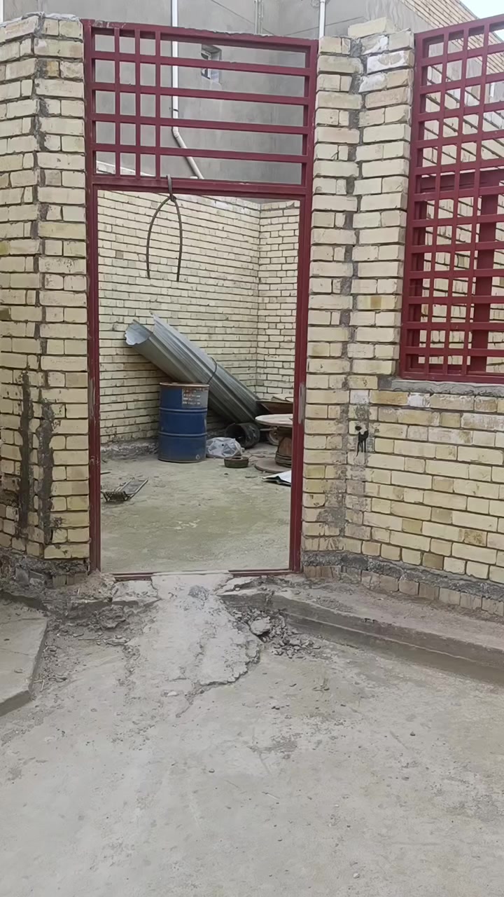 السلام عليكم هيكل للبيع في منطقة الكوت الجديده غير مسقف المساحة 200 متر في المجمع الن
النفط عرض الشارع 17 صب طابو زراعي سند 25 الاتصال على رقم ***********
