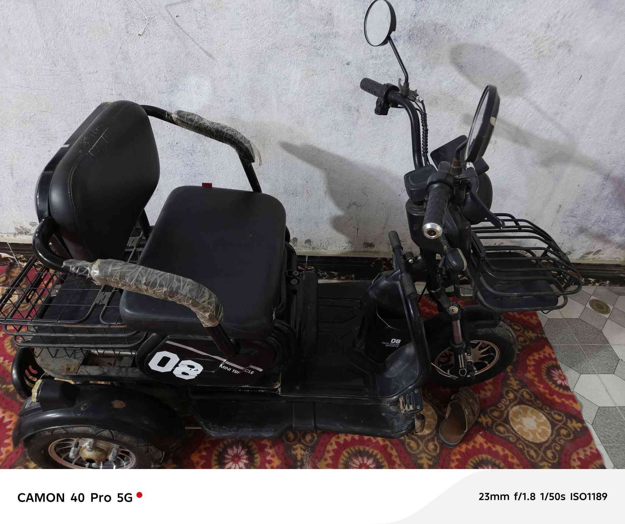 يوجد لدينا دراجه شحن جديده للبيع مكاني بصره الدير السعر 500 اتصال ع الرقم ***********
