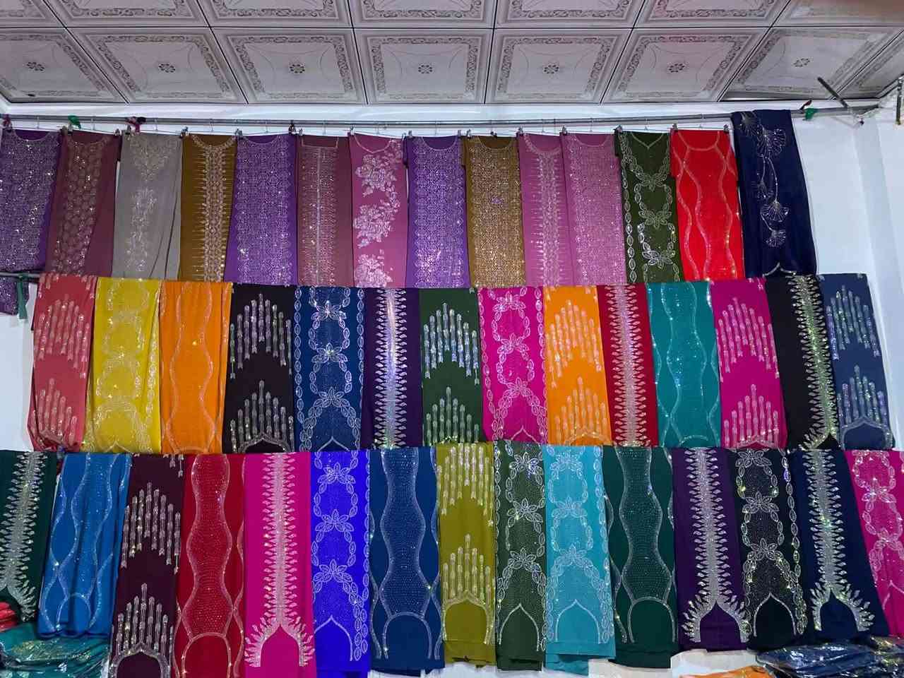 🌷ماکسی هاوینە قوماشی کشمیر مطاط  دوو مه تر چاره ك نقيم. بالا هه يه. له گه ل سنگ سه رده ست. 
ناونيشان / سليماني 
گه ياند ن هه يه. بو هه مو شوينيك 🚕
#كوردستان #سليمانية #دشداشه #متابعين


**إذا كنت صاحب هذا الإعلان وتريد حذفه لأي سبب، رجاءا أرسل رسالة إلى الدعم الفني**