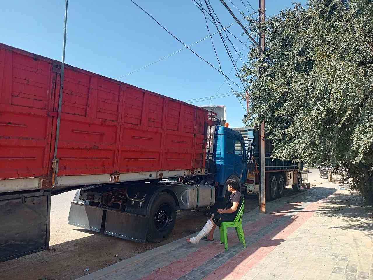 السلام عليكم راس و عربانه البيع  موديل 86 كير160 مكينه35 شاصي مكفول  مكان النجف سعرخاص*********** شاصي عمل 16
