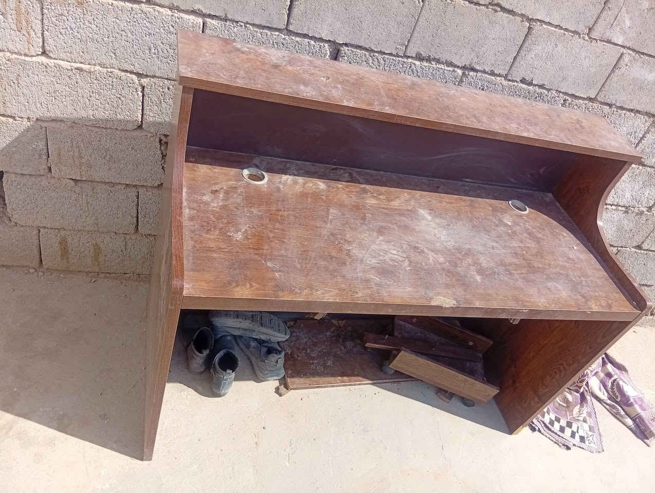 ب٦٠ الف بدال مامشمور بالحوش وتاكله الشمس اريد ابيعه  مكان نجف طريق كربلاء عمود١٧٠ ***********
