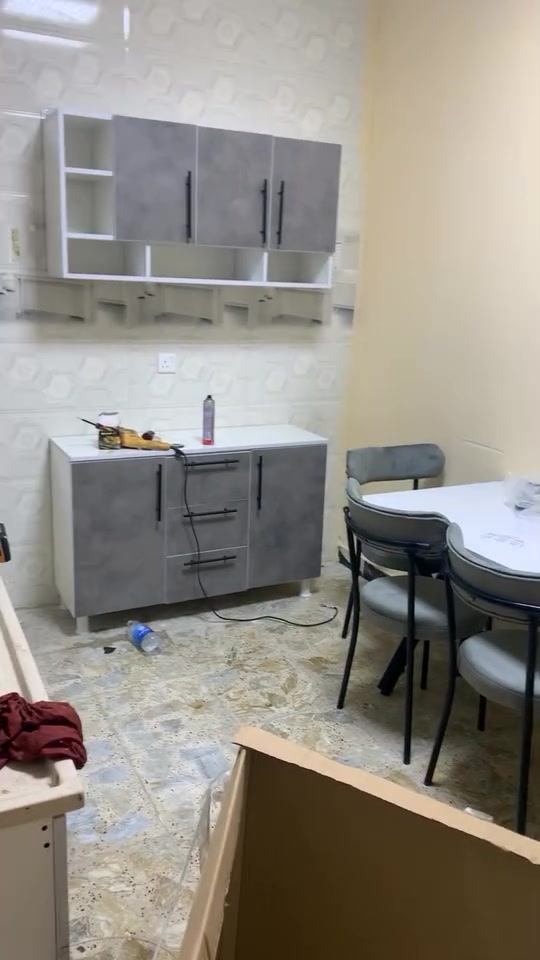 غراض بيت كامله للبيع معه سبالت مصار شهريا من مشتريهم
***********
