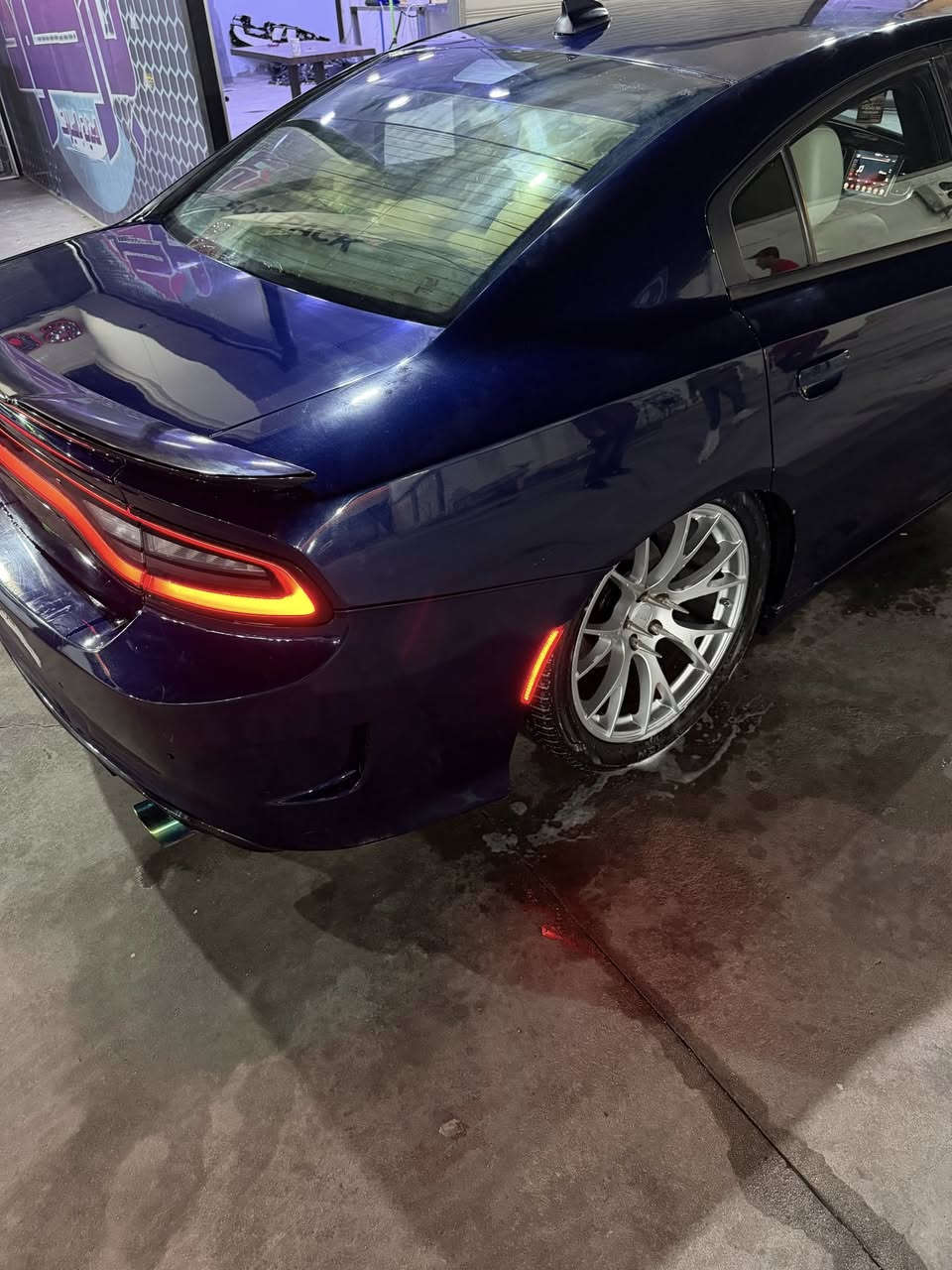 سلام عليكم 
rt5700

جارجر موديل 2017
رقم بغداد معوقين وصايره حره  تحولها كبل صير بسمك

حادث بنيد وجاملق كنديه سياره  داخل حادث
وتغلفت ببي اف وشلع الصبغ من شلت ببي اف 
تصوير موجود رشيتها عام 
سياره عليها جوبلس s2 
ماناقصها شي سياره بس غرفتها بيضه وكشن السايق تعبان 
مكاني بصره  
***********
للبيع او مرواس  بسياره كوري
سعر 155 وبيها مجال  هيه وجوبلس
