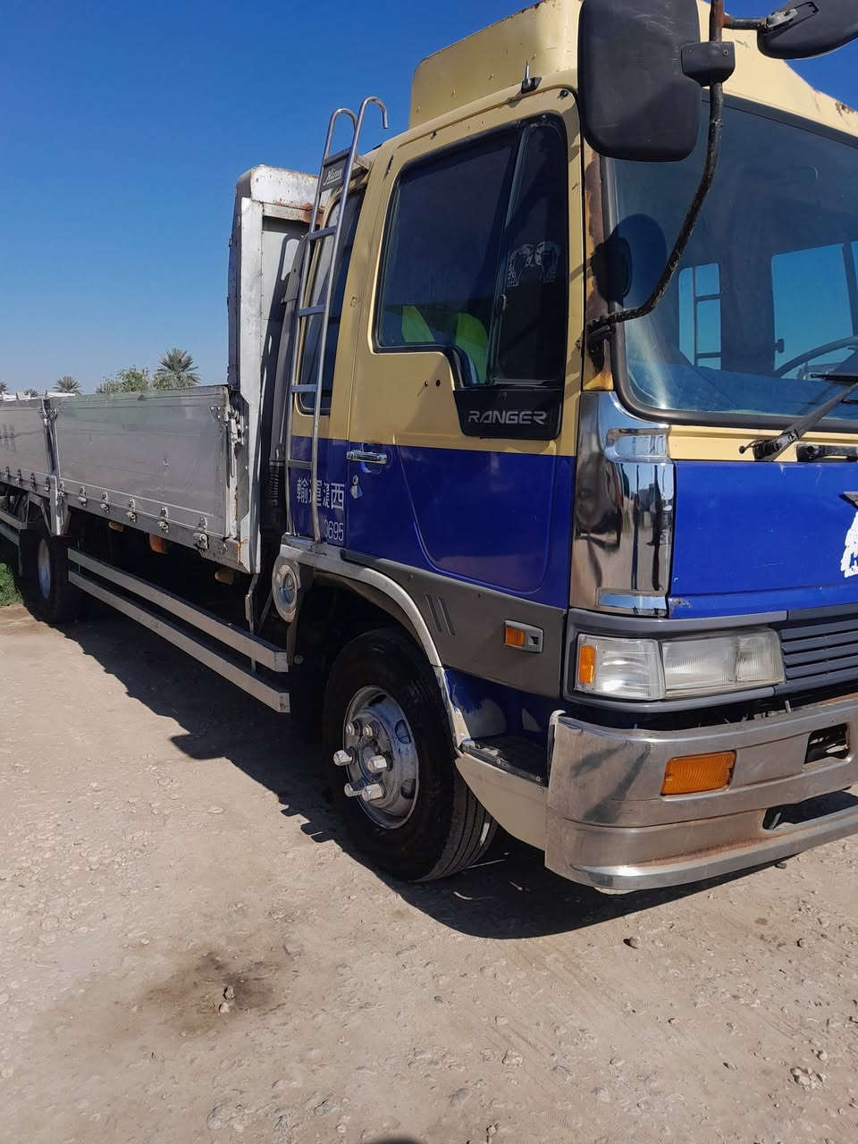 هينو طيره للبيع طول سته وربع بلادي مكينه ٧٠ عادي المكان حله ***********
