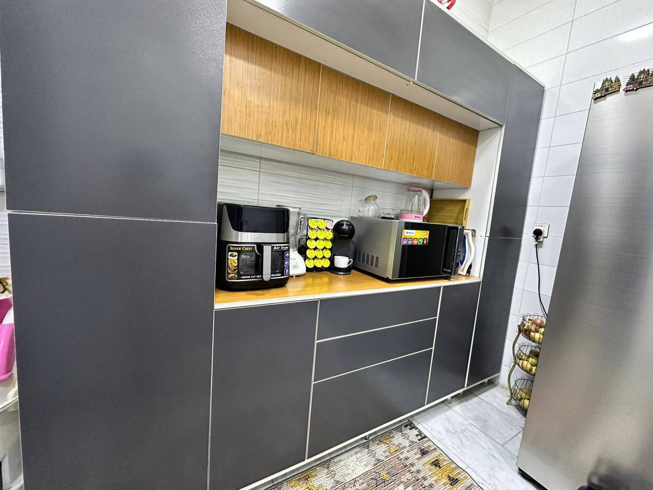 السلام عليكم🤚
كاونتر نضيف جدآ جدآ لون حلو مرتب تصميم حديث استعمال قليل 
 للتفاصيل اكثر الاتصال على هذا الرقم ***********👍
