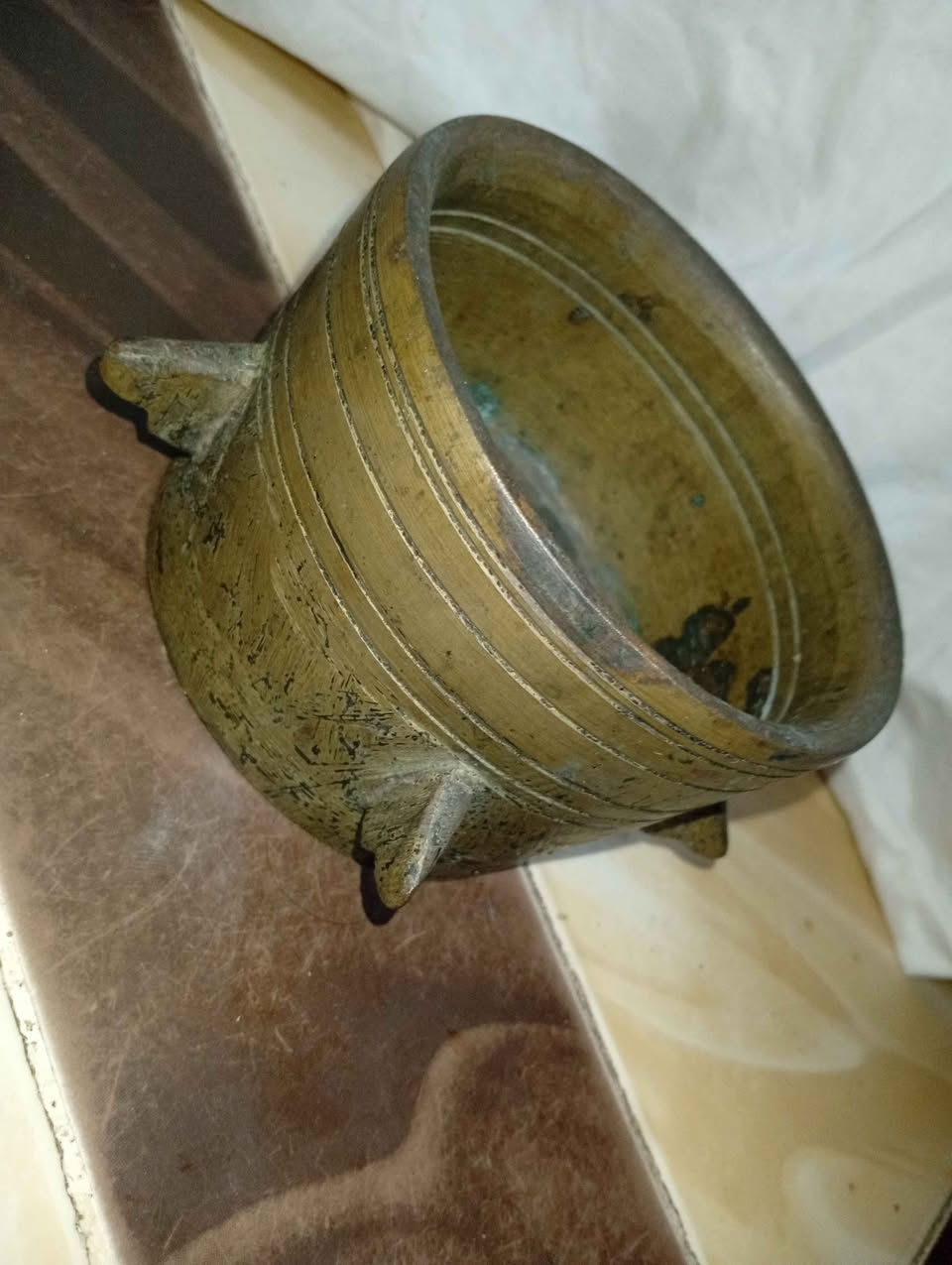 هون نحاس قديم جدا جدا بدون تلميع وزن تقيل و محمل القاهرة, مصر


**إذا كنت صاحب هذا الإعلان وتريد حذفه لأي سبب، رجاءا أرسل رسالة إلى الدعم الفني**
