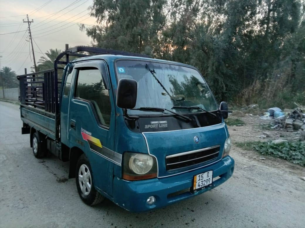 السلام عليكم لبيع كيا ام عيون موديل 2001 رقم الانبار نكليزي بسمي محرك كير اكسن شواصي  صدر مامي خلفي تخم تايرات سياره جديده مكفول من كلشي عنوان بغداد الطارميه شراي يتصل ***********
