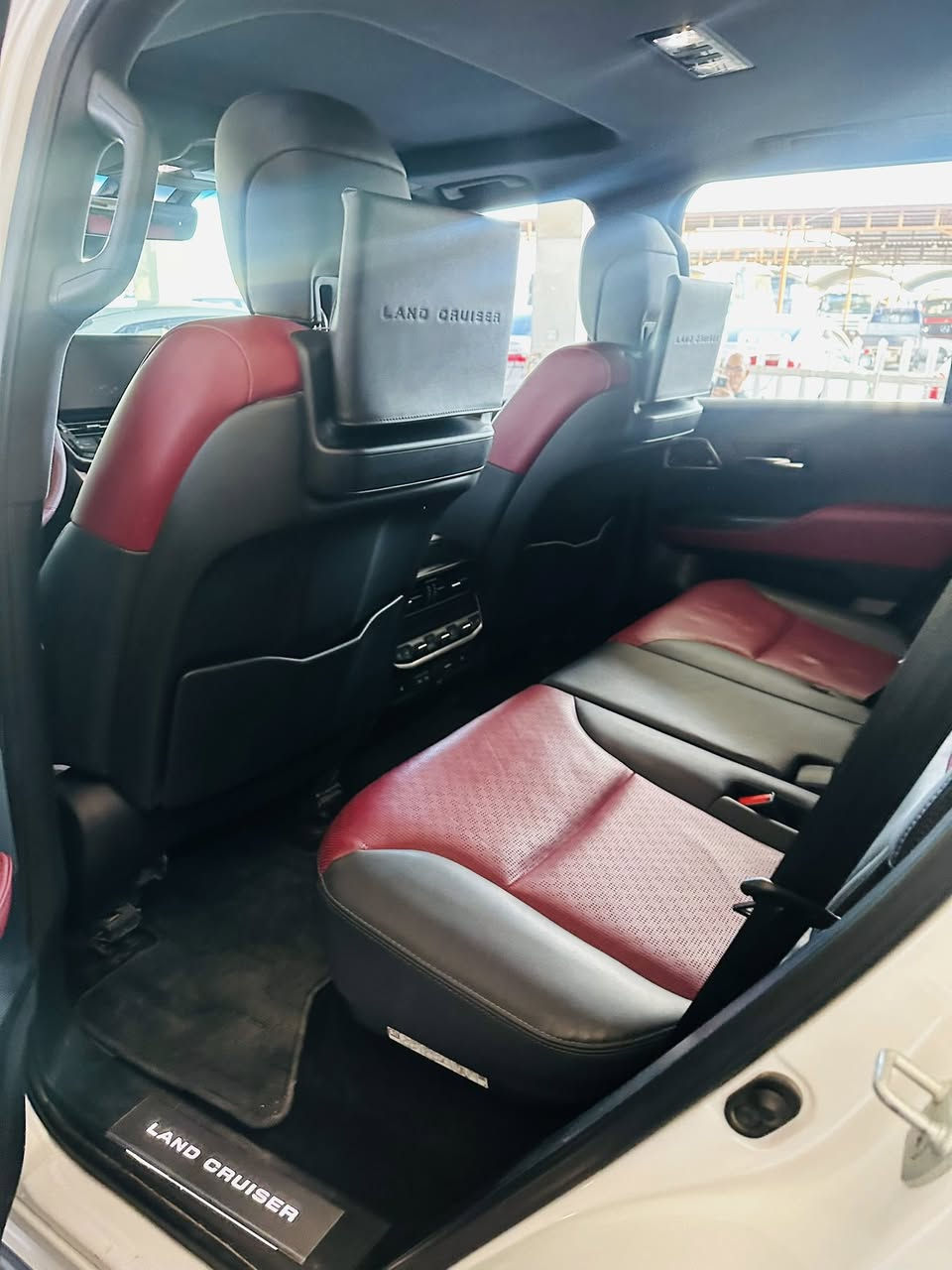 سلام عليكم 

لاندكروزر  VXR

البيع. 

موديل ٢٣

ماشيه ٥٩

مكفول 

مغلافه. PPF

بيبان. شفط 

داتشو 

اشاير اكزز 

مكينه تيربو 

٣شاشه 

داخل احمر 

رقم بغداد مميز 

***********
