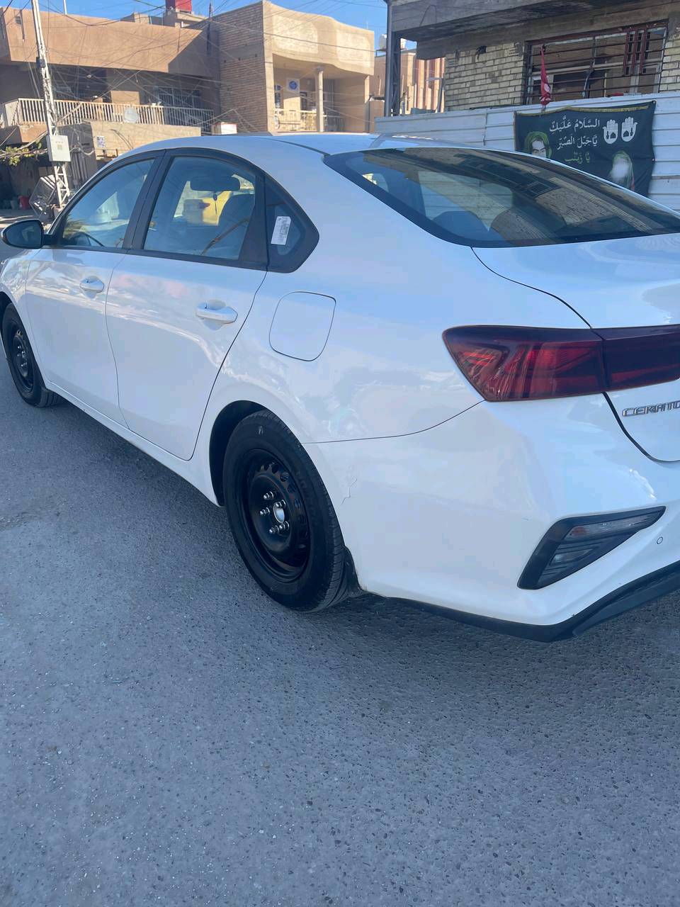 كيا سيراتو 2020 سيارة مكفولة كير محرك صدر تبريد 
شاشه كامرة خلفيه حساس خلفي ويل كب الاصلي موجود مدوشمة عام مكاني بغداد رايدها 148  بيها مجال بسيط