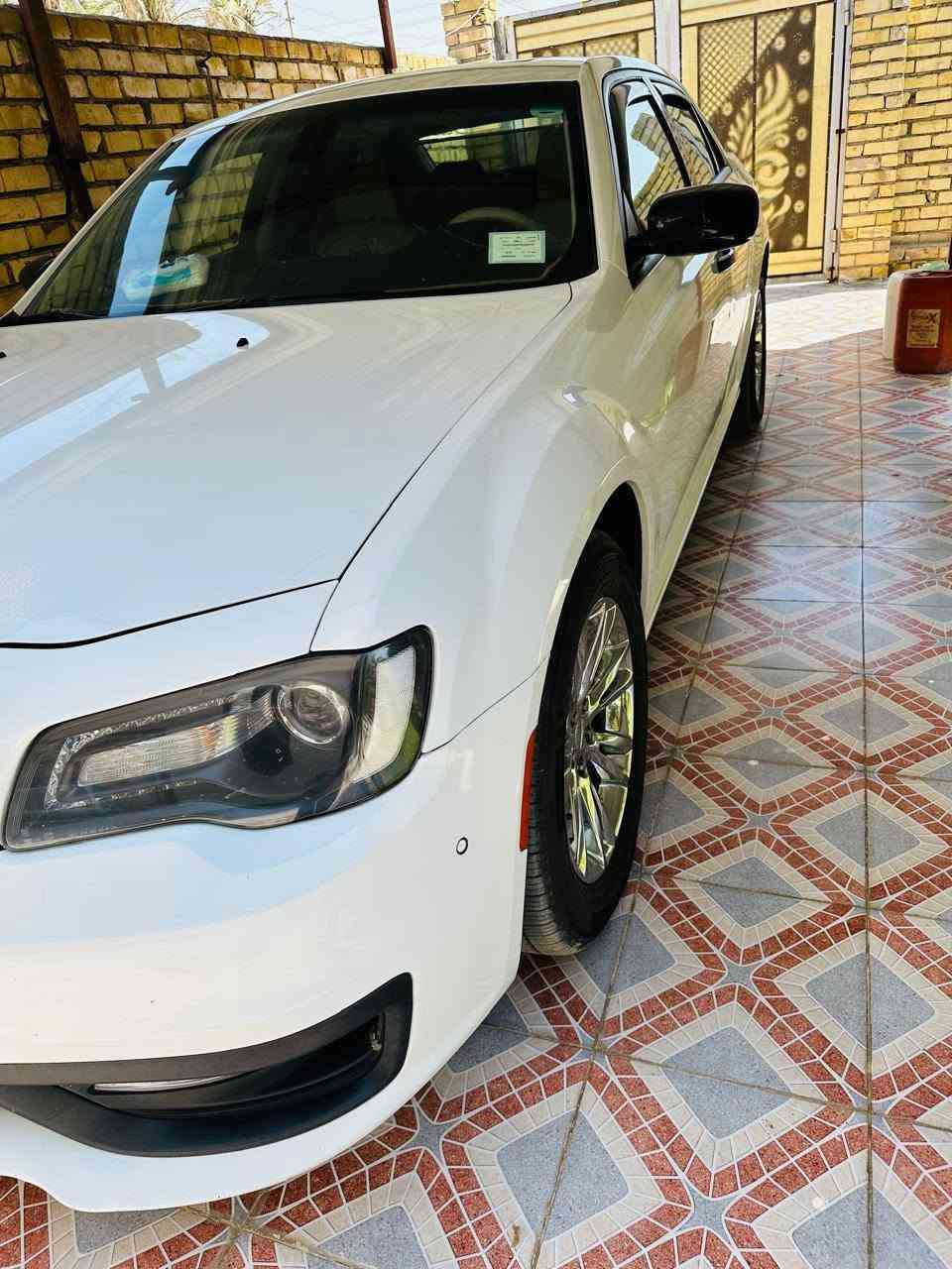 سلام عليكم كلايسلر موديل 2019 رقم بغداد سياره بسمي وارد كندي جاهزه فول مواصفات فتحه تحكم خزن برده خلفيه مري قلاب ساره جاهزه الف ماتصرف عليهه سياره بيهه جاملغ امامي نفسه يعني قطعه واحده  خوان سعر 245 بيهه مجال بصيط  هاذه رقمي *********** اليحب يتصل
