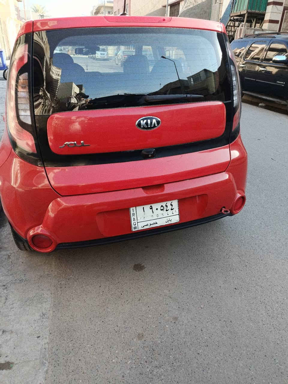 السلام عليكم .
كيا صول 2016 امريكي فول مواصفات مو العادية محرك 2000.. حادثها موجود بالصور
وسونارها هم  . السيارة نضيفه ماشية 64 ميل.

كشنات جلد 
كرسي كهرباء
 تحكم ستيرن
سلايد روف 
تبريد كشنات 
السعر 110 وبيها مجال
بغداد الغدير .***********
