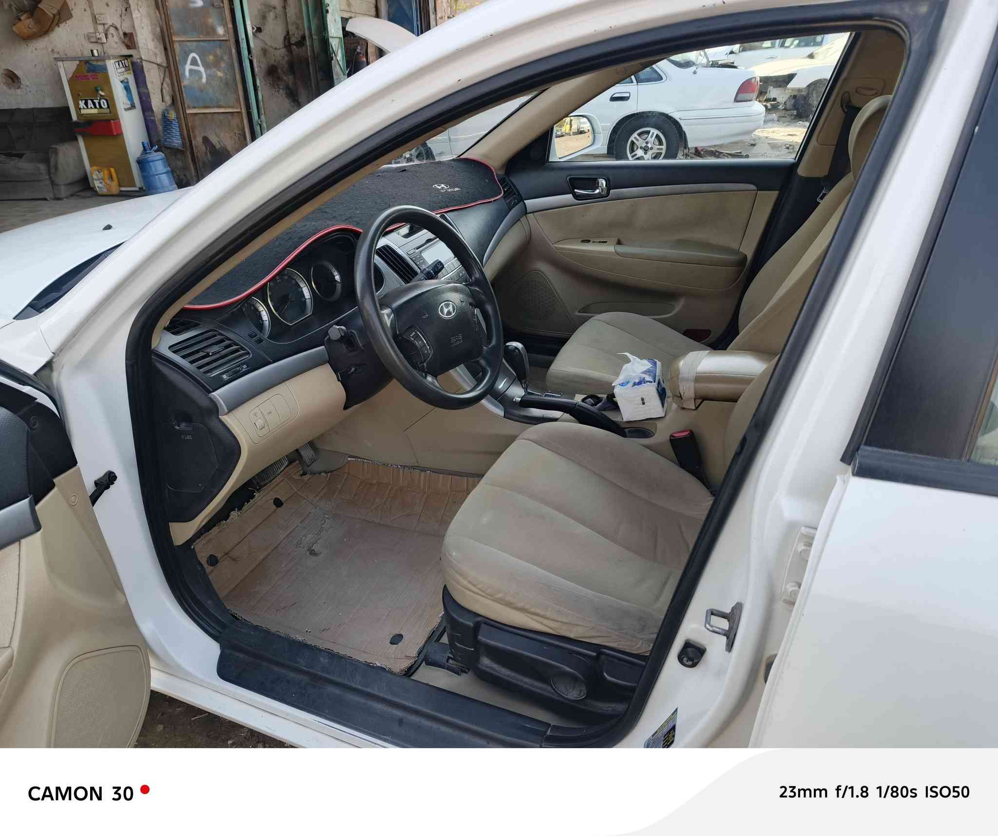 سوناتا للبيع موديل 9امريكي شبيهه مااعرف مكلف بل النشر ب 110وبيهه مجال اتصل على الرقم ***********
