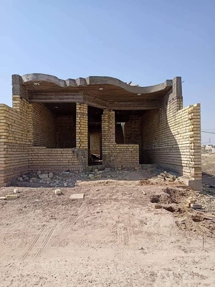 -جزء من اعمال (( مكتب مقاولات ابو حسين النجار التميمي )) ▪️
-مستمرين بعروض العمل (  بلنقد - وبلتقسيط ) . 

-وبدون كفيل بنضام الضمانات!! 

_ ضمان حقيقي شامل كافة تفاصيل البناء ضمن (عقد بين الطرفين) .

-تبدء اسعار الهيكل من ((190)) الف دينار فصاعد للمتر المربع وحسب المواصفات المطلوبه ▪️

-مراحل البناء كالتالي :

1- تنظيف الموقع بلكامل وقشط التربه حسب المنسوب المطلوب.

2- فرش طبقات سبيس حسب مستوى الارض مع الحدل الجيد . 

3- رش مكافحه الارضه والحشرات.

4-تاسيس شبكة مجاري قياس 4 انج نوع البركه 10 بار .

5- شيش نوع ( f ▪️ f ) شرط الفحص.

6- تأسيس شبكه كهرباء دفن بوري نوع ( جبكو ) درجه اولى مع نظام سبالت دفن ونظام كامرات دفن ونظام ستلايت دفن. 7- صب خباطه  C35 او خباطه يدويه مواد فحص درجه اولى. 

8- سقل خرسانه السقف بواسطة ساقوله هلكوبتر درجه اولى . 

- للأستفسار اكثر الاتصال على الارقام التاليه : 

- *********** 📞 . عبود آل تميم 

-*********** 📞. علي صباح 

*********** 📞. ابو حسين النجار التميمي 

- متوفر واتساب / اتصال .

او مراسلتنا دايركت عبر صفحتنا الرسميه. 

- بأدارة ابو حسين النجار التميمي .

العنوان قضاء المحاويل  (( شارع المستشفى قرب نادي المحاويل الرياضي )) ▪️
