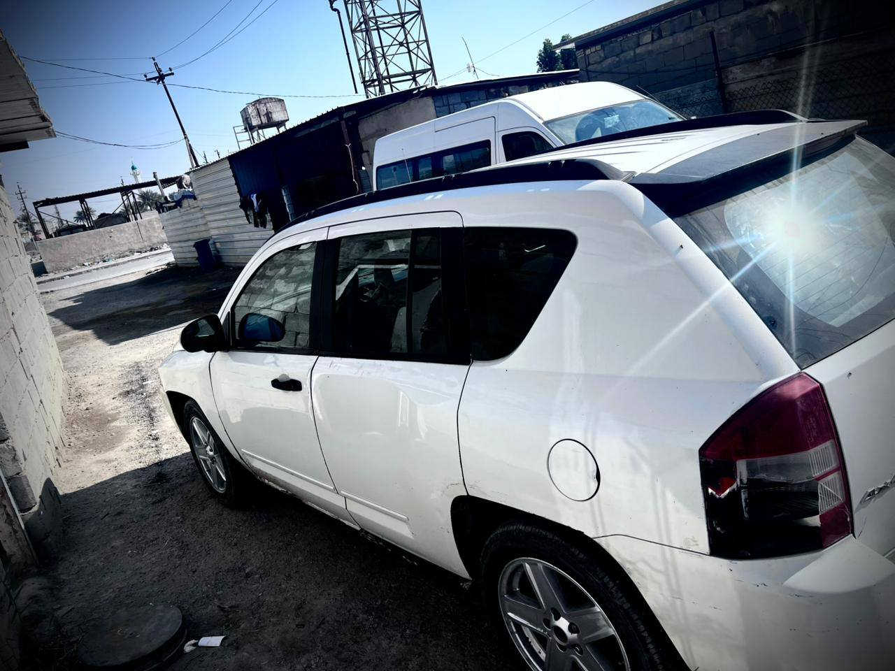 السلام عليكم
من رخصة الادمن جيب كومباس 2009اوتو مكينة وكير مامفتوحات
مكينة 2400  سيارة احلة من الصورة  السعر 65وبيها مجالبسيط
للاتصال *********** يوجد واتس اب
