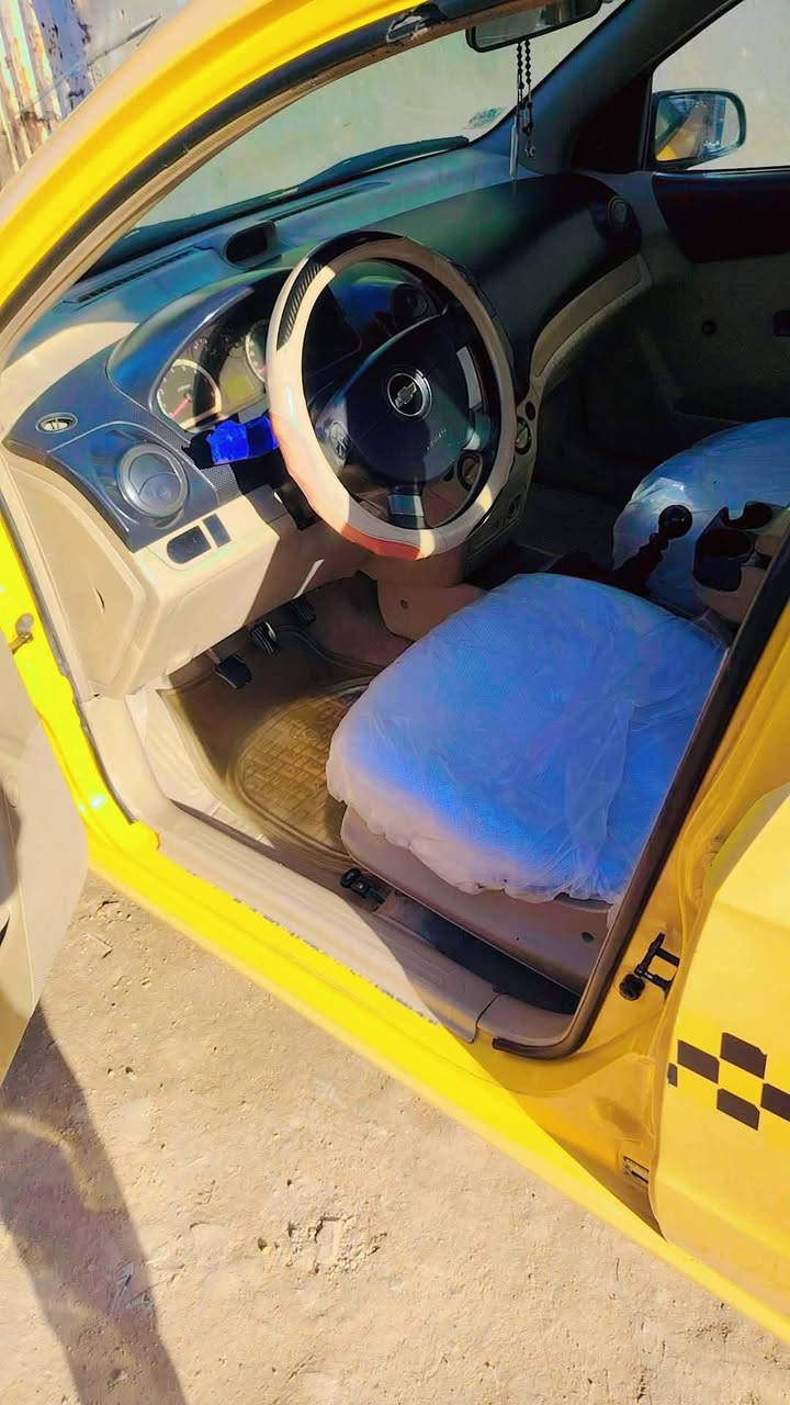 السلام عليكم افيو موديل 9 سياره كير مكينه حدادية تبريد تخم تاير جديد  سياره بدون ضربه بيه بس بارد يم باب سايق وباب خلفي سياره كفاله سنويه 28 بسمي مكلف بل نشر هاذا رقم راعيه *********** مكانه نجف السعر 49 وبيه مجال
