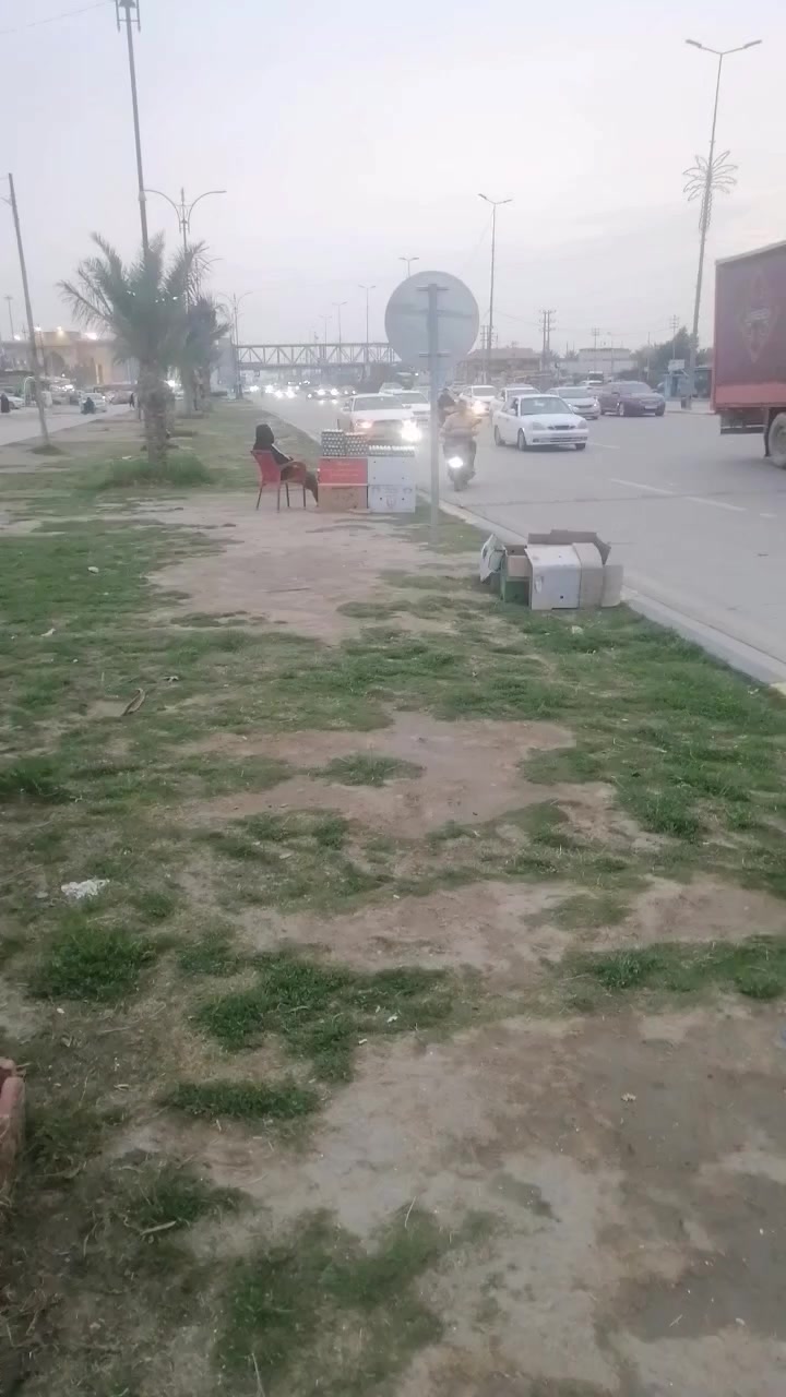 حسينيه للبيع على طريق بغداد قرب الامام عون(ع) المساحه 200متر طابو زراعي سند 25 الاتصال على الرقم ***********
