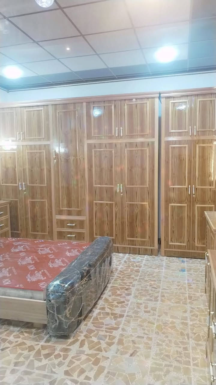 غرفة خمسة ابواب فصال تركي🆕
باب الميز سلايت علا طولو 🚪
صبغ حراري 
لون الدوشمة حسب الطلب 📫
باب جديدمعرض عش العروس قرب نادي الفتوى 
للطلب والاستفسار 📢
***********
***********
