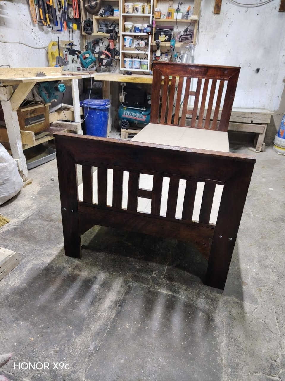 ياالله تم تجهيز عمل لاحد الزبائن الطيبين 
جربايه نفر حسب الطلب والقياس
قياس 200×90 ارتفاع 35 
شغل تزگام درجه اولى
للاستفسار تفضل خاص وتدلل
***********واتساب 
***********📞
