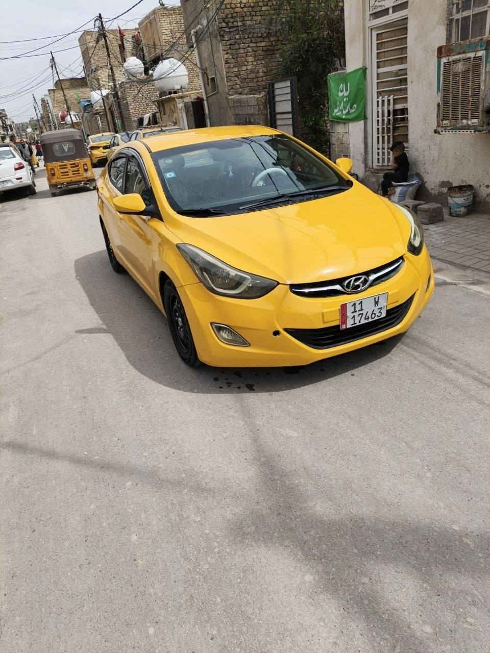 سلام عليكم
الانتر 13
حادثه باب خلف صدر معمر نفسه 

مكينه وكير وصدر وتايرات وتبريد خير من لله سياره جاهزه

داخل عسلي 
تدفئه ب لكشن 
سياره صبغه جديده قبل شهر طلعت 

بسمي  مصفره هيئه وغرمات 
رقم نكليزي

مكاني بغداد 
السعر 
95
***********
