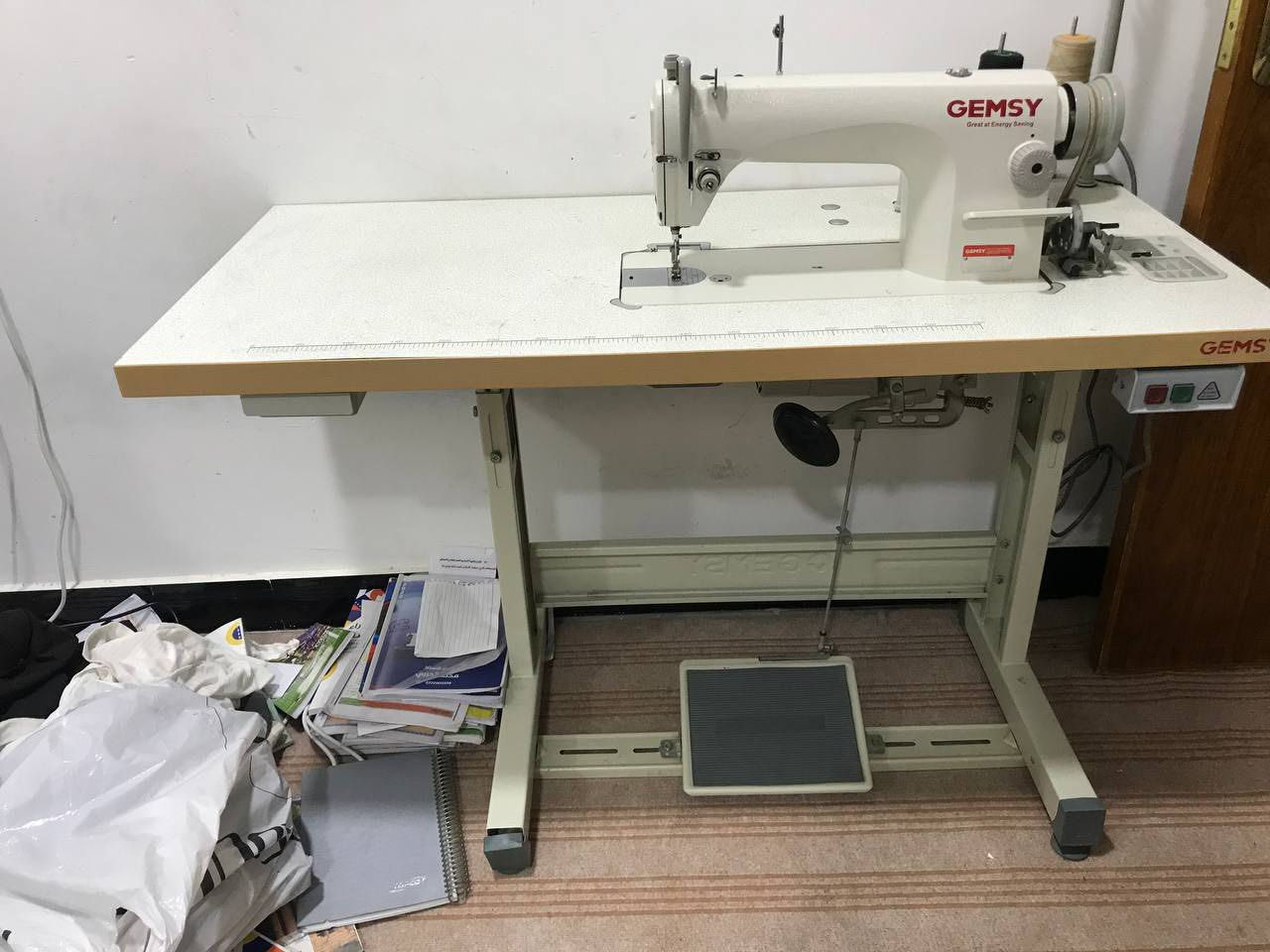 مكينه خياطه للبيع نضافه 100%. بعدها جديده بعدها بغراض الشركه بيها ابر مال الشركه هم
كلشي مابيها سعرها 225الف وبيها مجال للشراي 
مكاني بصرة ابو الخصيب ابو الجوزي 
***********
