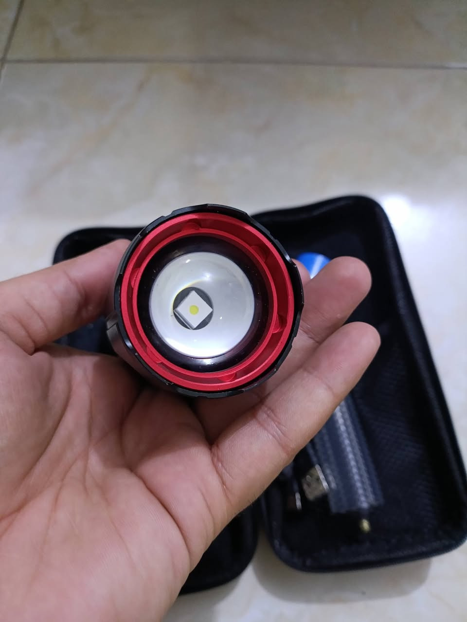 السلام عليكم
لايت عملاق وبطاريه عملاقه يخبل 
سعر 20 واصل بالعافيه على الي ياخذه


**إذا كنت صاحب هذا الإعلان وتريد حذفه لأي سبب، رجاءا أرسل رسالة إلى الدعم الفني**