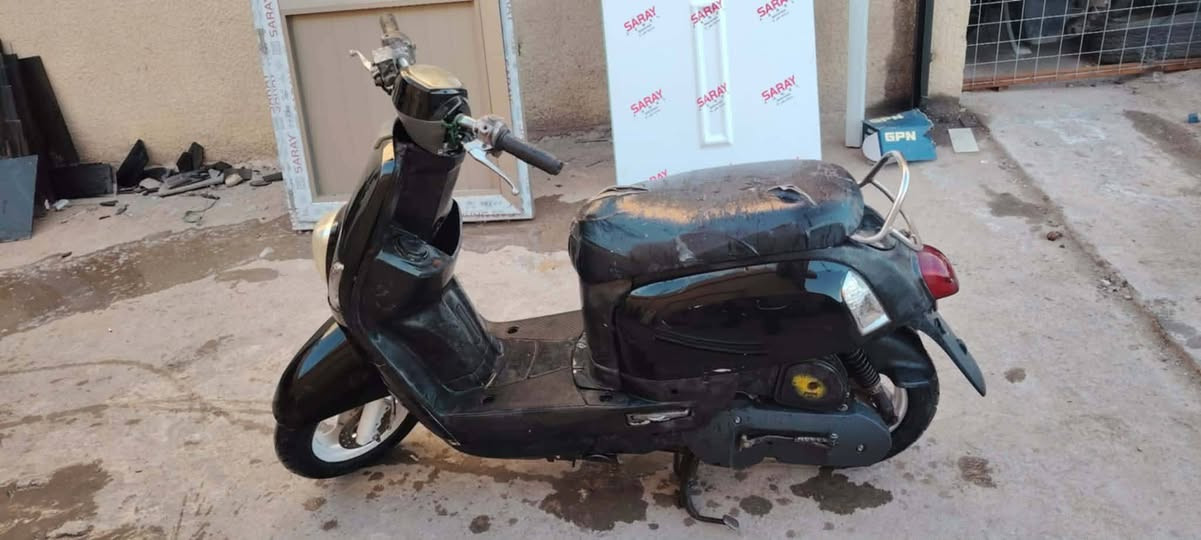 السلام عليكم دراجه ماكس بوليس لبيع كامله كهربايات كله شغال سلف هندر مكينه خرسه السعر 500 وبيها مجال حك الجيه راسلني أو اتصل *********** المكان الخالص هبهب
