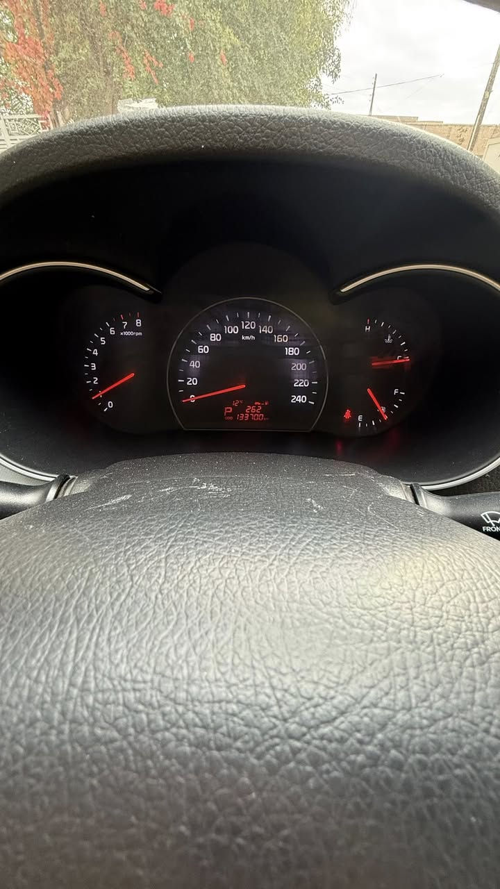 السلام عليكم ورحمة الله سورنتو 2013 سعوديه كلين السياره 4 سلندر7راكب قطعتين تبريد  السياره كلشي مناقصهاا من تايرات صدر كله جديد ماشيه 133 الف السعر الأتصال على خاص مفتوح.      ‭ 0771 653 7092‬
