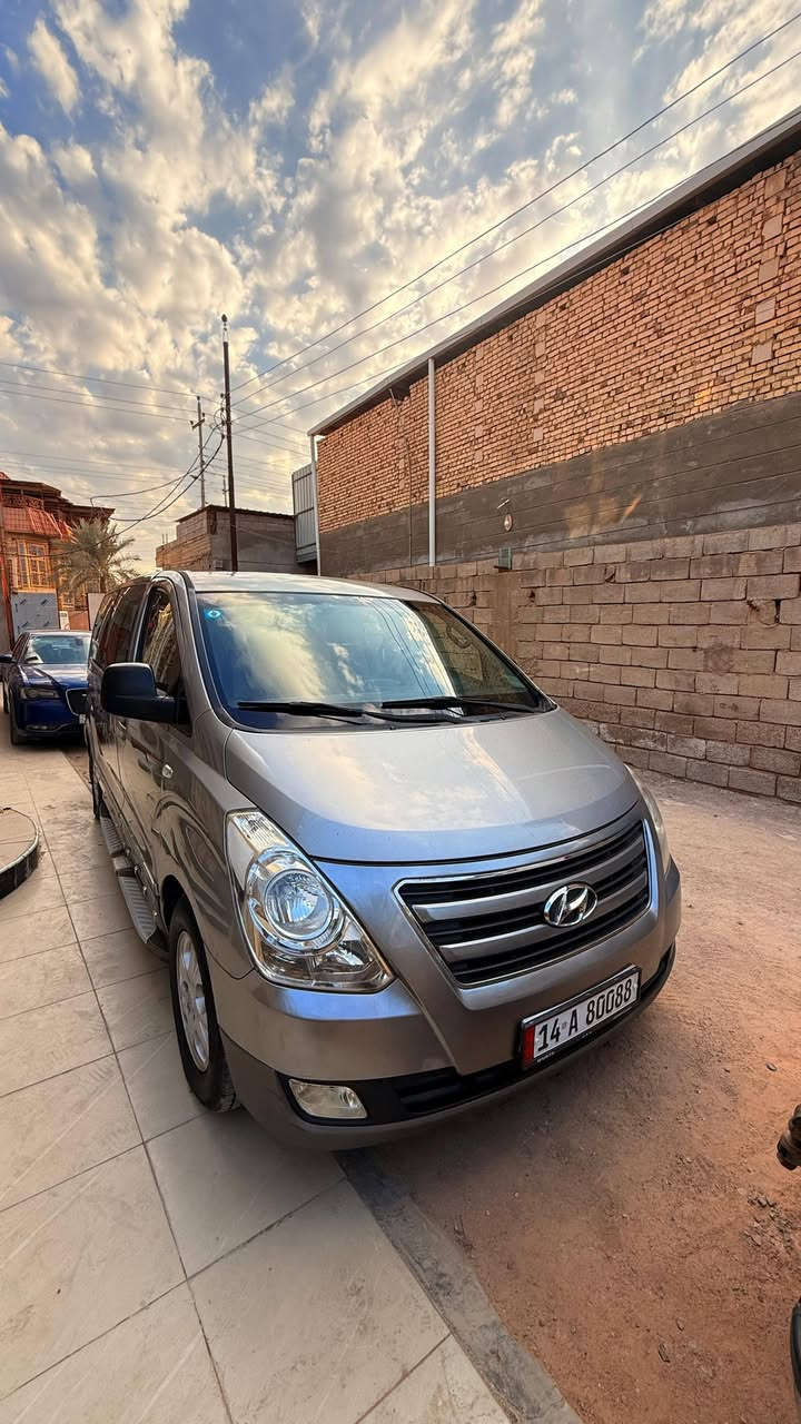 سلام عليكم اخوان ستاراكس للبيع موديل 2016محرك سبلاين2012قبق اسود سياره جاهزه من كلشي
مصفره هيئه وضريبه رقمها ومكانه بصره 
للاستفساره الاتصال على الرقم***********
