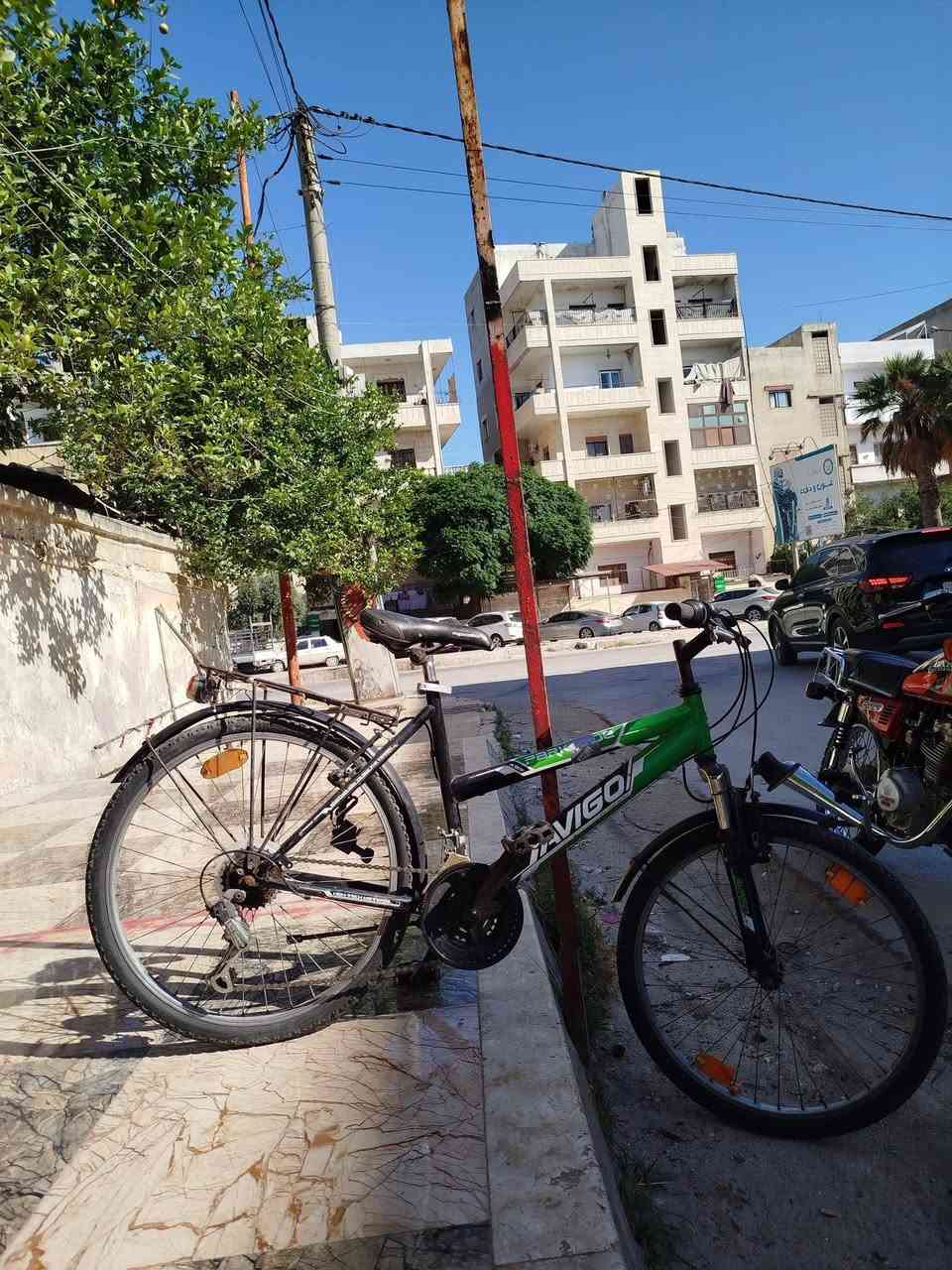 السلام عليكم ورحمه الله وبركاته 
البيع جملة الجملة ومفرق 
تشكيلة واسعة من الدراجات الاوربية من كافة المقاسات
الاسعار 
مقاس 26 السعر من 50 دولار حتى 100 دولار 
وهناك قطع مميزة سعرها فوق 100 دولار 
موقعنا على خرائط غوغل باسم 
شركة الخليل للبسكليتات الاوربية 
العنوان ادلب شارع الثورة غربي دوار الزراعة باتجاه جامع سعد وشمال دوار الشمعات قبل بناية الباخرة على اليسار 
رابط مجموعتنا على وتس اب 
https://chat.whatsapp.com/Ek8Uvs95v68Eufg1Uo0p1U
التواصل ابو جمال+963986815842
ابو القاسم+46700720502
يوجد شحن لكافة المحافظات السورية 
ويوجد رابح على عدد المشاركات 
دمتم برعاية الله وحفظه


**إذا كنت صاحب هذا الإعلان وتريد حذفه لأي سبب، رجاءا أرسل رسالة إلى الدعم الفني**