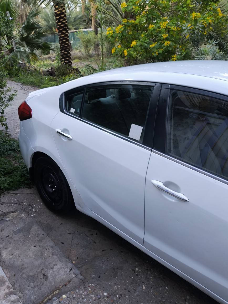 سيراتو 2014 وارد خليجي كفاله ماعدا طخات بسيطه تخم تاير جديد مكينه 1600 حساسات خلفيه وا امامي بك لايت لد تحكم ستيرن جهتين شفتات بالستيرن
 السعر 115 
*********** البصرة, العراق
