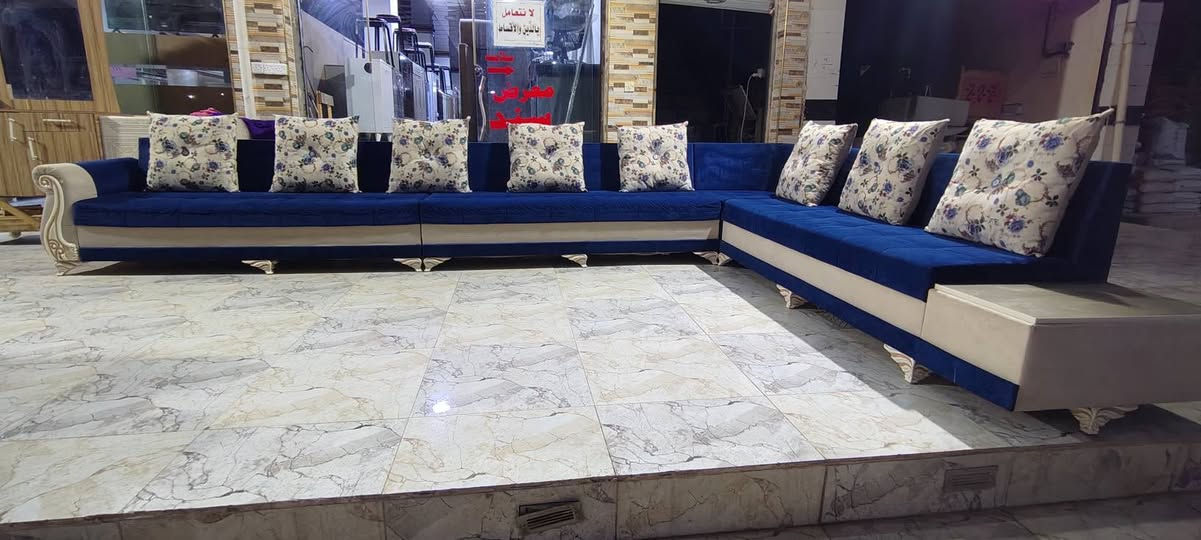 ديوان تركي ابو الكوشات ثمن امتار ونص نظيف اخو الجديد سعره 275 
معرض ومعمل سند للبيع وشراء الاثاث المنزلي جديد ومستعمل داقوق سايدين العشاير قرب صيدليه النعيم دكتور خليل يوجد لدنيا تفصال قنفات وديوان حسب الطلب وباحدث الموديلات الاستفسار ***********@***********
